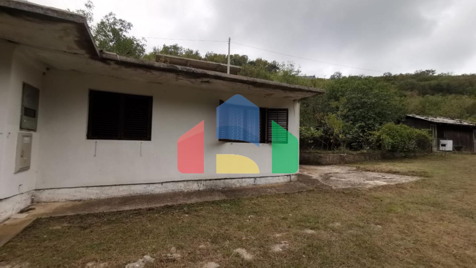 Легальный одноэтажный таунхаус в Сутоморе