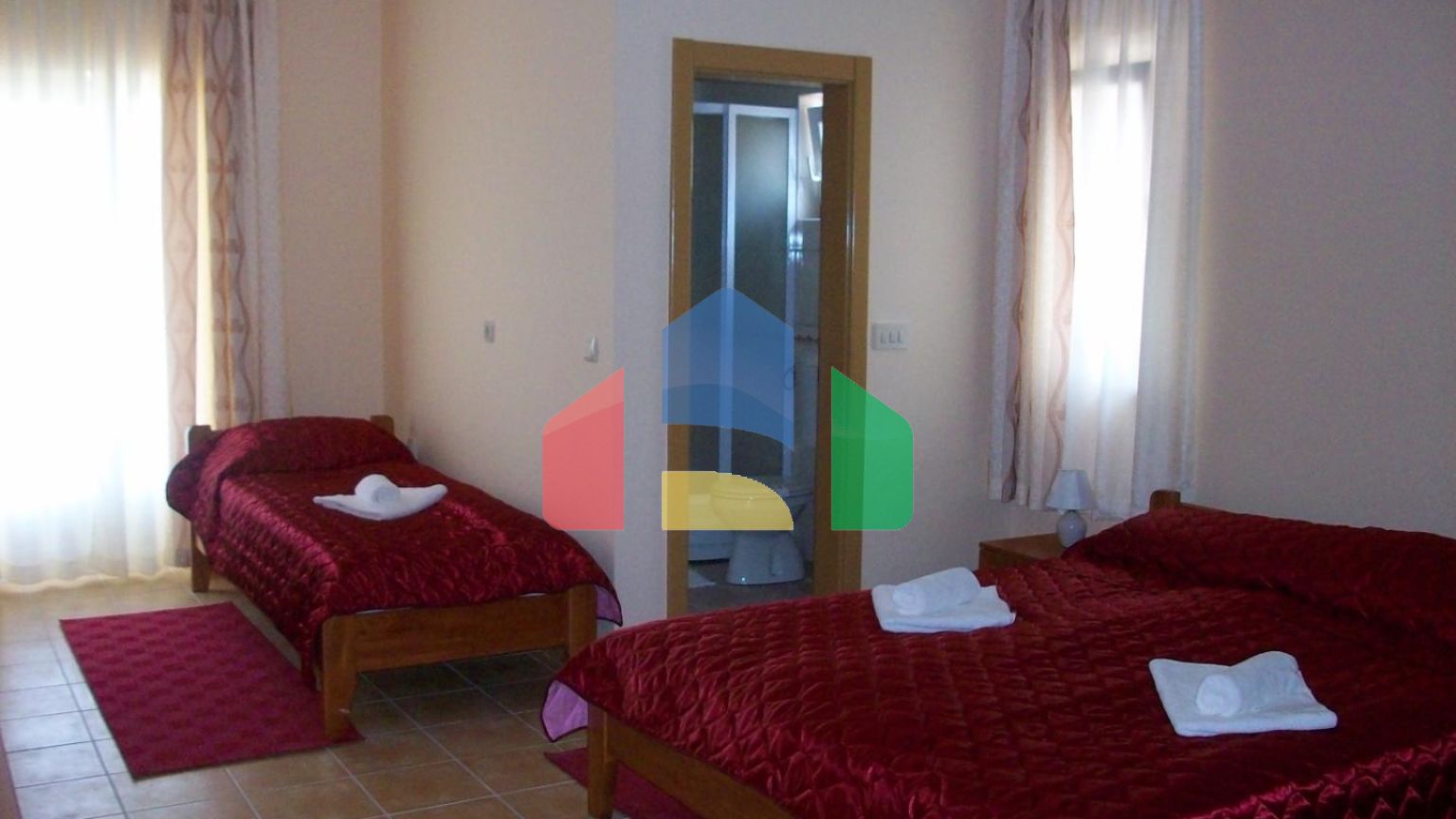 Мини-отель в Сутоморе ниже дороги