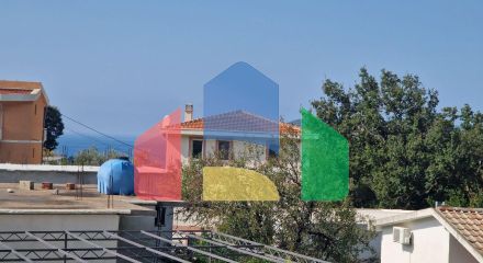 Недорогой двухэтажный дом с двумя студиями в Сутоморе