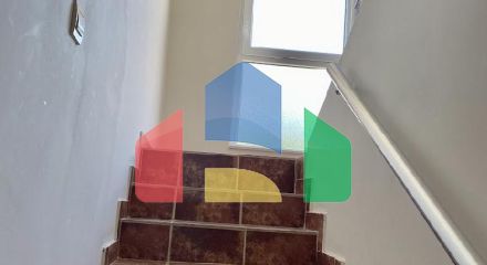 Трёхэтажный дом в центре Сутоморе в 10 минутах ходьбы до пляжа.