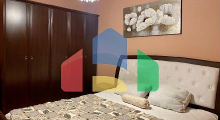 Трёхэтажный дом в центре Сутоморе в 10 минутах ходьбы до пляжа.