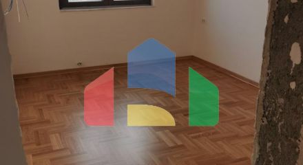 New one-story house with a large plot in Sutomore.