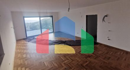 New one-story house with a large plot in Sutomore.