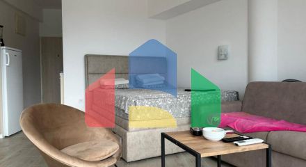 Квартира студия в новом многоэтажном доме в самом центре Сутоморе.