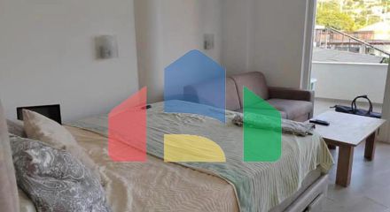 Квартира студия в новом многоэтажном доме в самом центре Сутоморе.