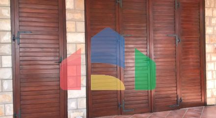 Легальный двухэтажный большой дом в Сутоморе