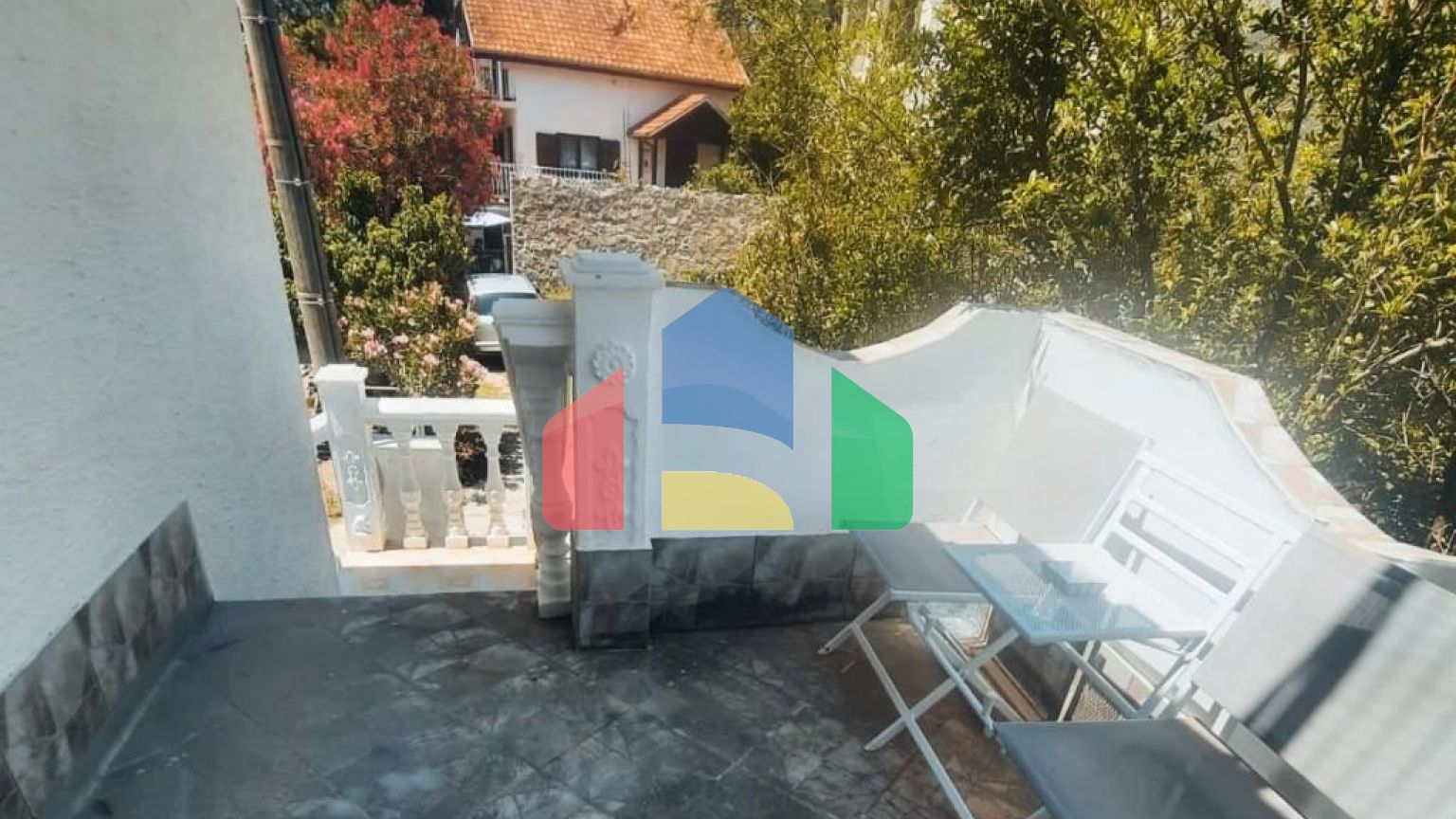 Трехэтажный дом в Заградже (Сутоморе)