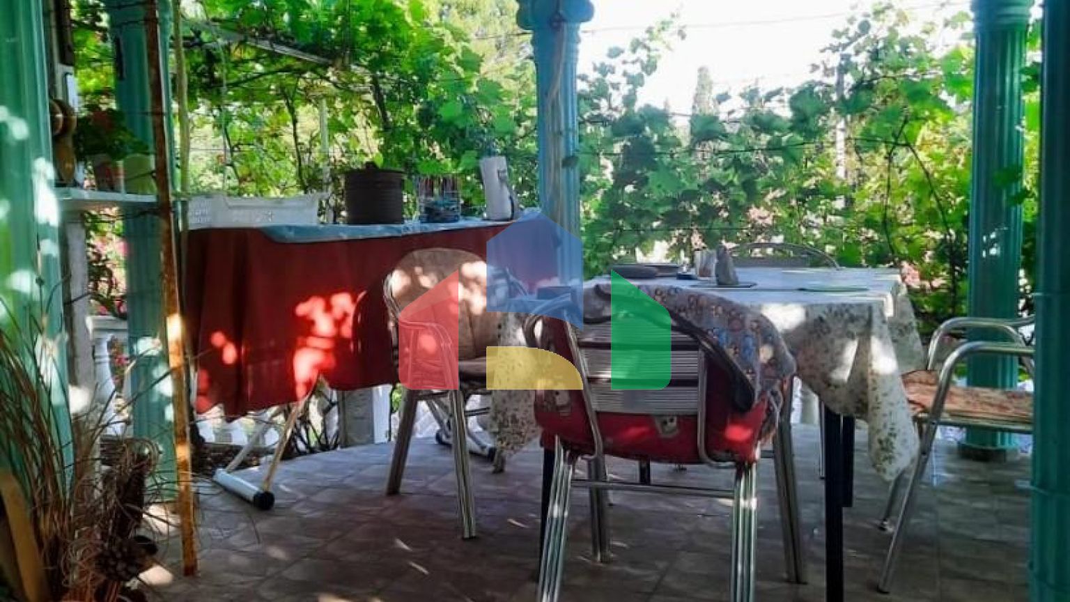 Трехэтажный дом в Заградже (Сутоморе)