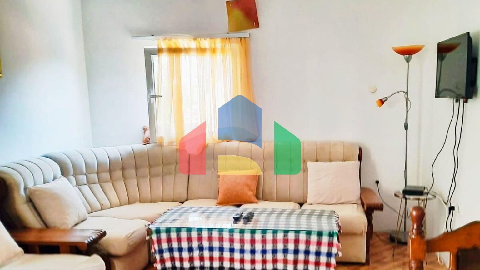 Трехэтажный дом в Заградже (Сутоморе)