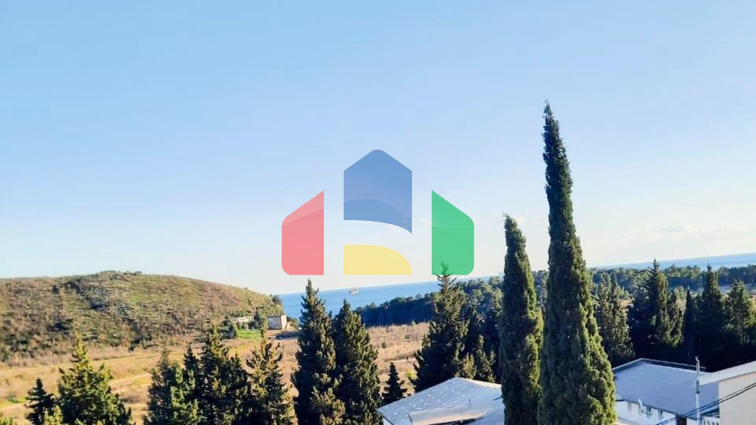 Трехэтажный дом в Заградже (Сутоморе)