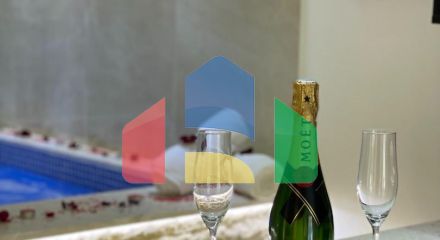 Уникальная квартира с внутренним бассейном в центре Сутоморе рядом с морем Уникальная квартира с внутренним бассейном в центре Сутоморе рядом с морем