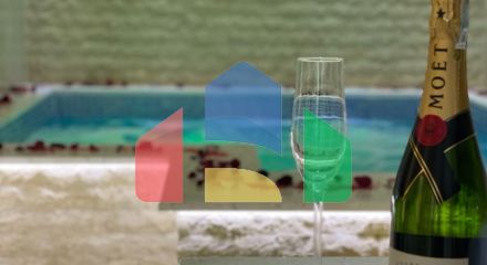 Уникальная квартира с внутренним бассейном в центре Сутоморе рядом с морем Уникальная квартира с внутренним бассейном в центре Сутоморе рядом с морем