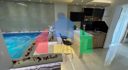 Уникальная квартира с внутренним бассейном в центре Сутоморе рядом с морем Уникальная квартира с внутренним бассейном в центре Сутоморе рядом с морем