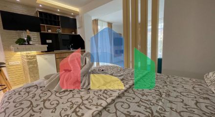 Уникальная квартира с внутренним бассейном в центре Сутоморе рядом с морем Уникальная квартира с внутренним бассейном в центре Сутоморе рядом с морем