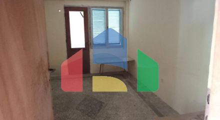 Незавершенный двухэтажный дом с участком в районе Занковичи, Сутоморе.
