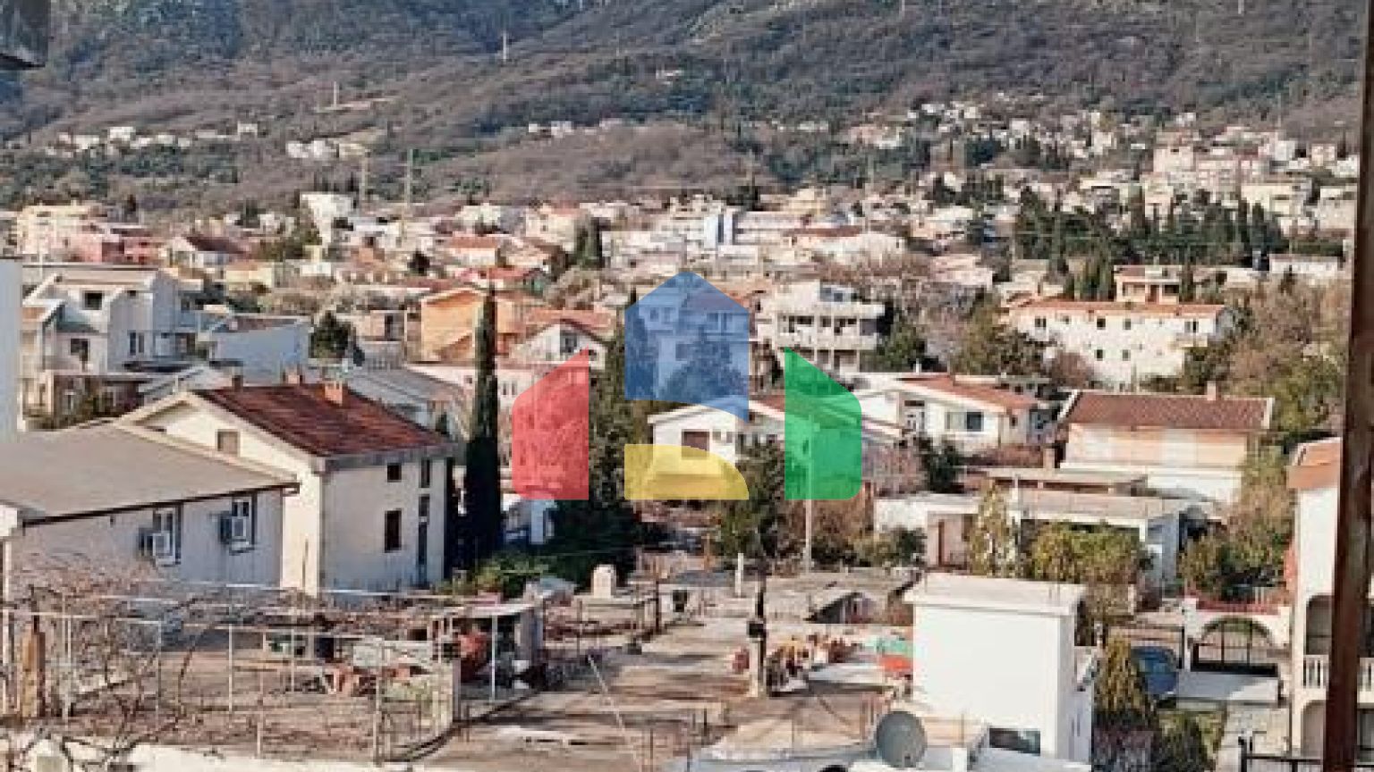 Легальная квартира с 2 спальнями в Сутоморе