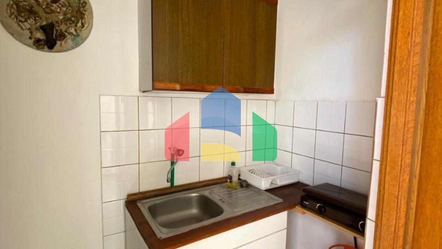 Часть дома на 8 апартаментов в Сутоморе на равнине.