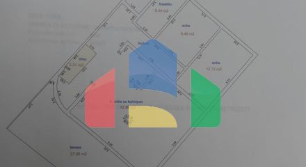 Трехэтажный дом с панорамными видами и большой террасой в Сутоморе Трехэтажный дом с панорамными видами и большой террасой в Сутоморе