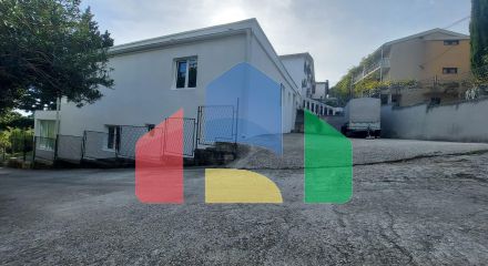 Трехэтажный дом с панорамными видами и большой террасой в Сутоморе Трехэтажный дом с панорамными видами и большой террасой в Сутоморе