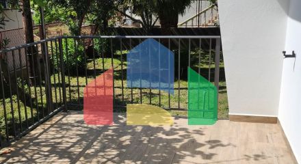 Легальный дом в Сутоморе с красивым уаастком в пешей доступности от моря