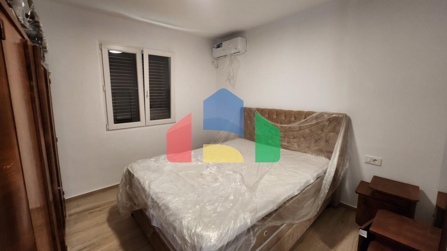 Легальный дом в Сутоморе с красивым уаастком в пешей доступности от моря