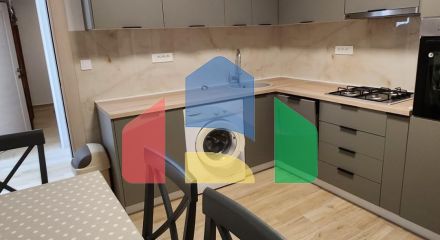 Легальный дом в Сутоморе с красивым уаастком в пешей доступности от моря