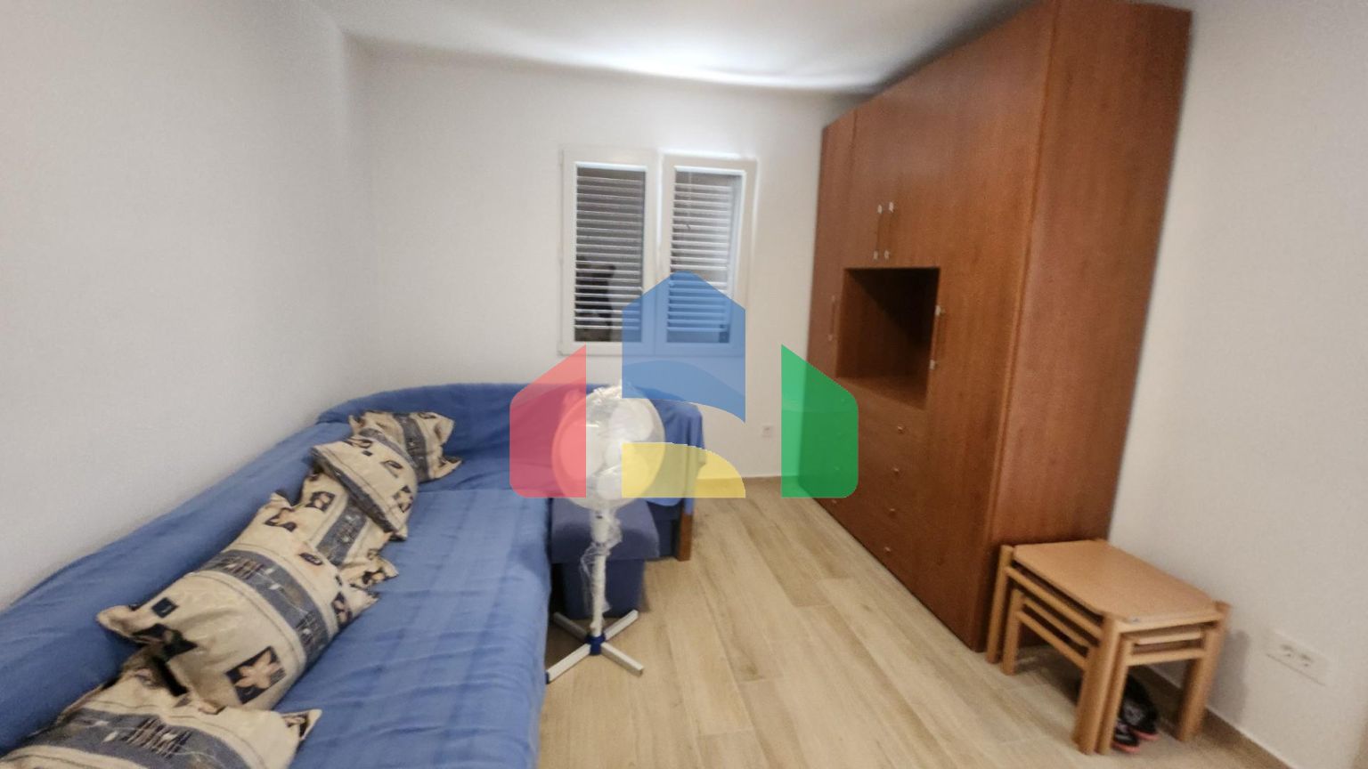 Легальный дом в Сутоморе с красивым уаастком в пешей доступности от моря