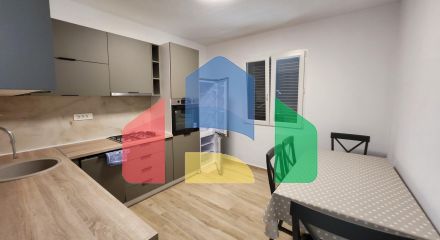 Легальный дом в Сутоморе с красивым уаастком в пешей доступности от моря