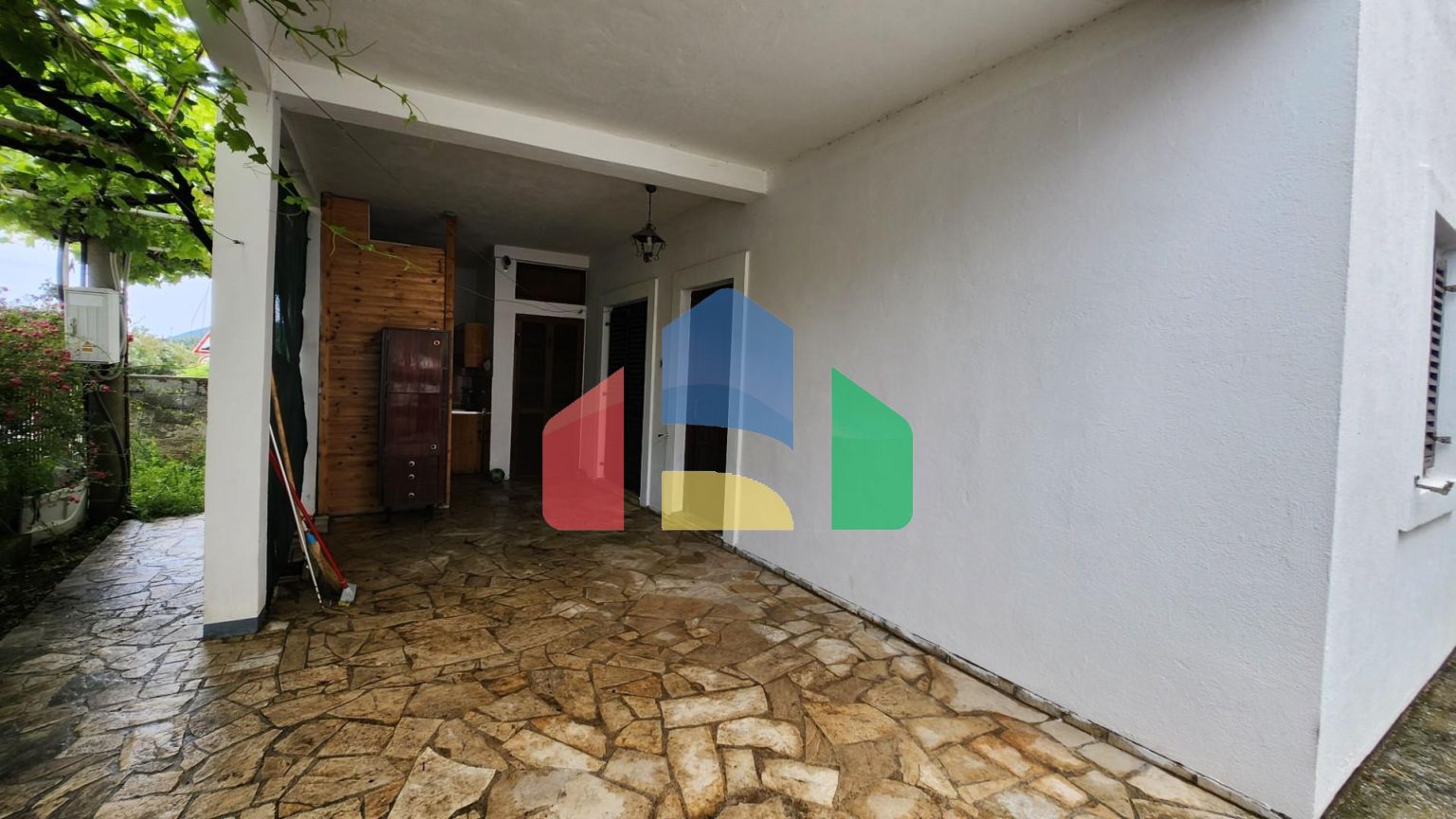 Двухэтажный дом в Сутоморе 112 м2 на земельном участке 145 м2