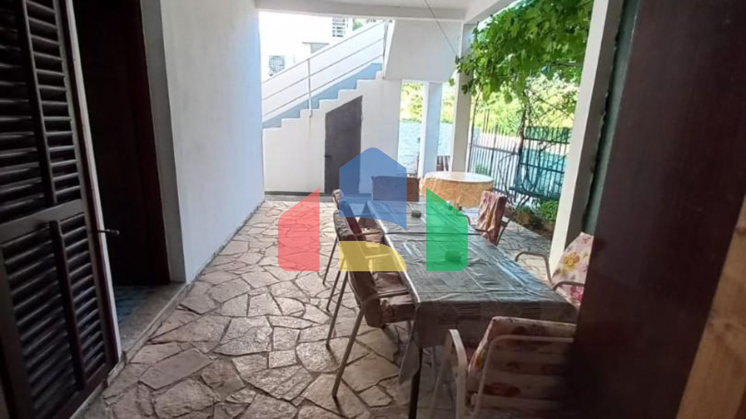 Двухэтажный дом в Сутоморе 112 м2 на земельном участке 145 м2