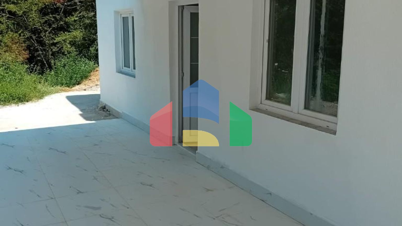 Двухэтажный дом  в Мишичи, Сутоморе