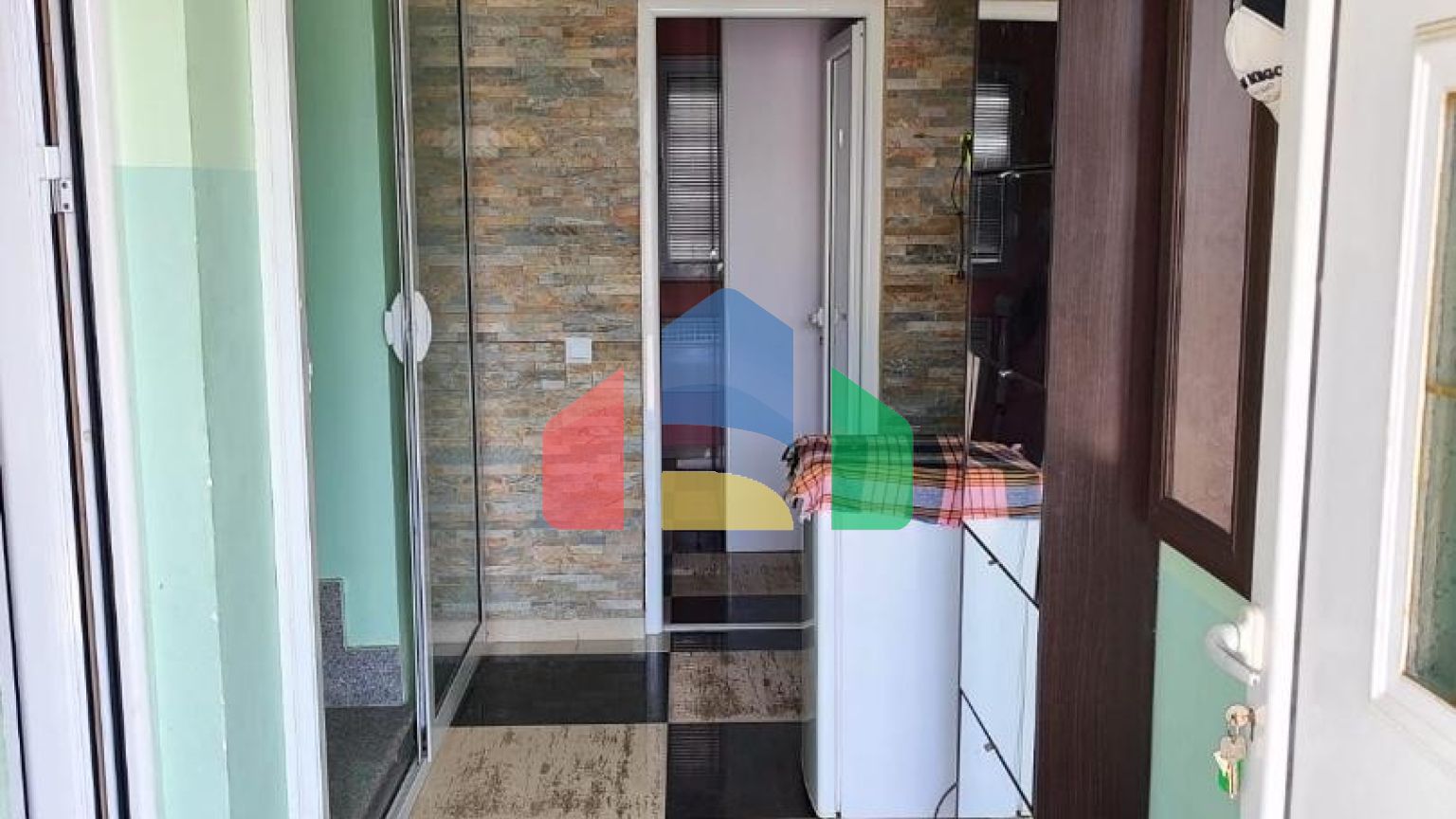 Дом с сауной и видом на море в Сутоморе