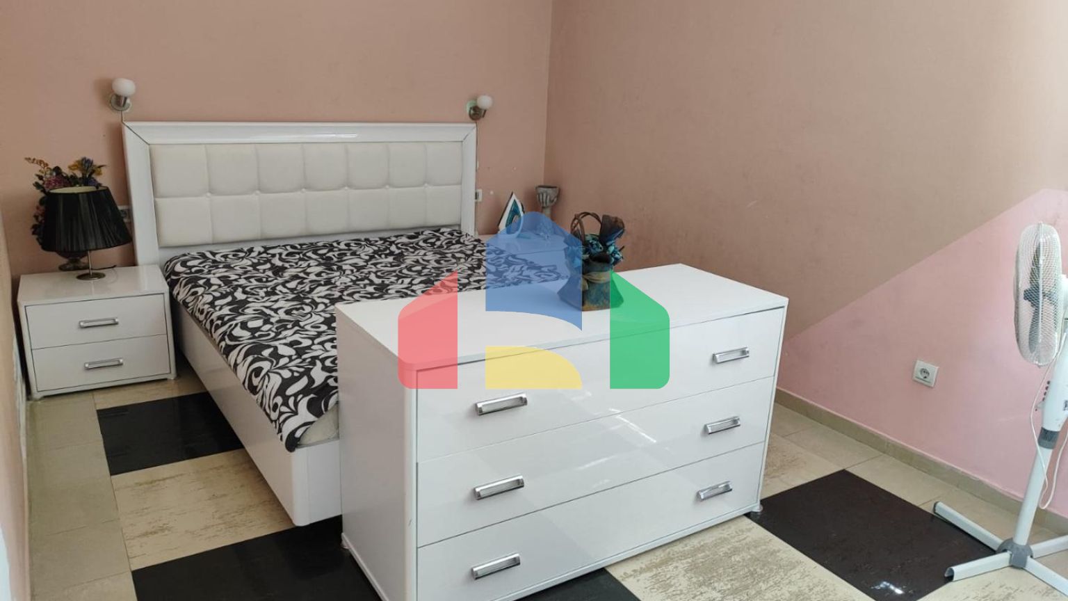 Дом с сауной и видом на море в Сутоморе