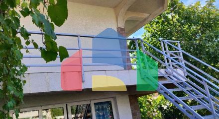 Дом с сауной и видом на море в Сутоморе