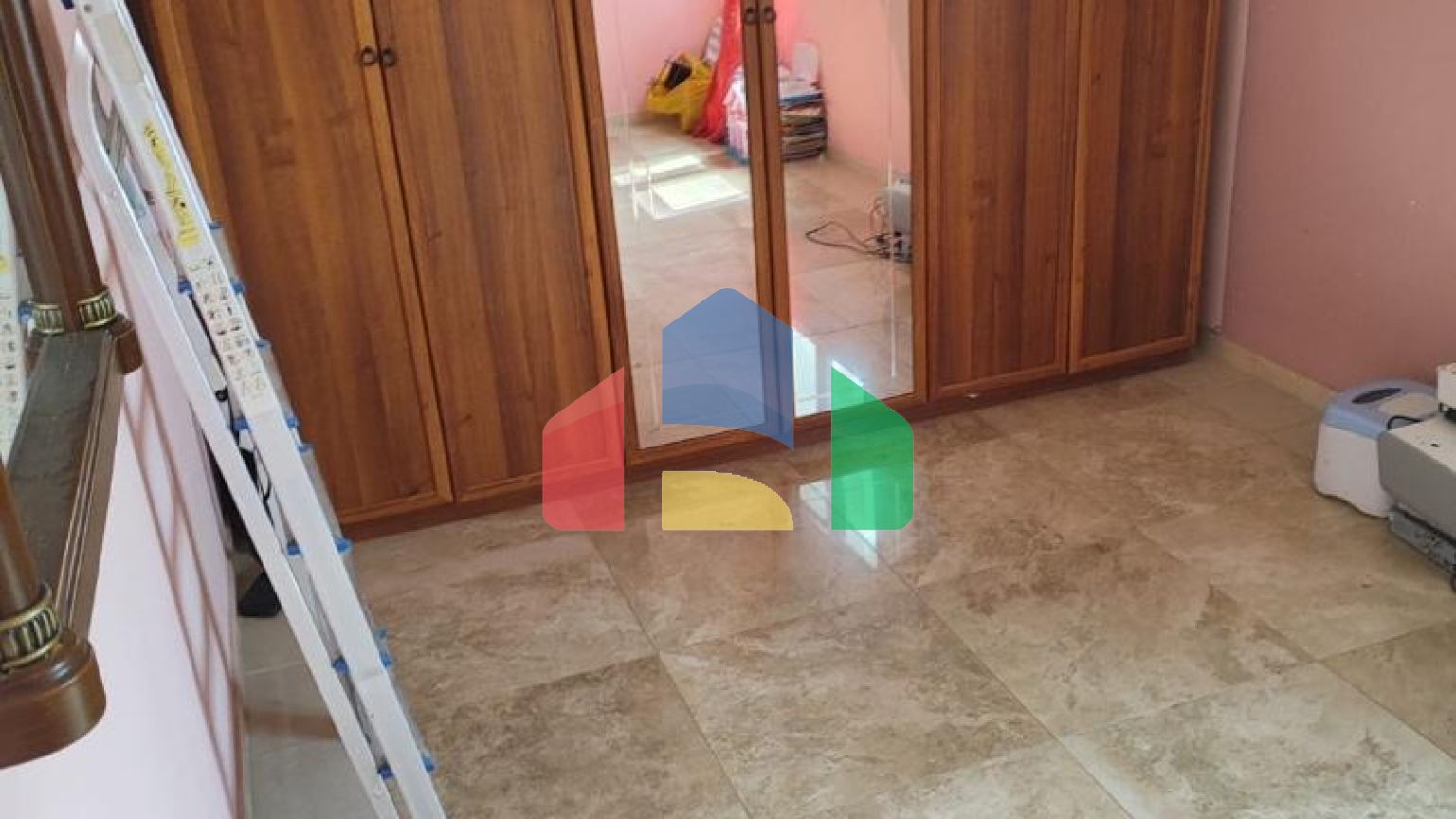 Дом с сауной и видом на море в Сутоморе