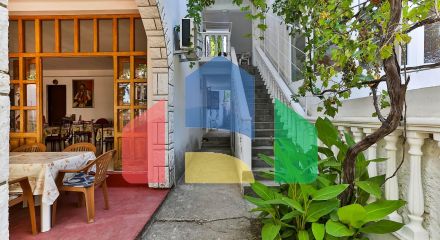 House with restaurant and apartments in Sutomore