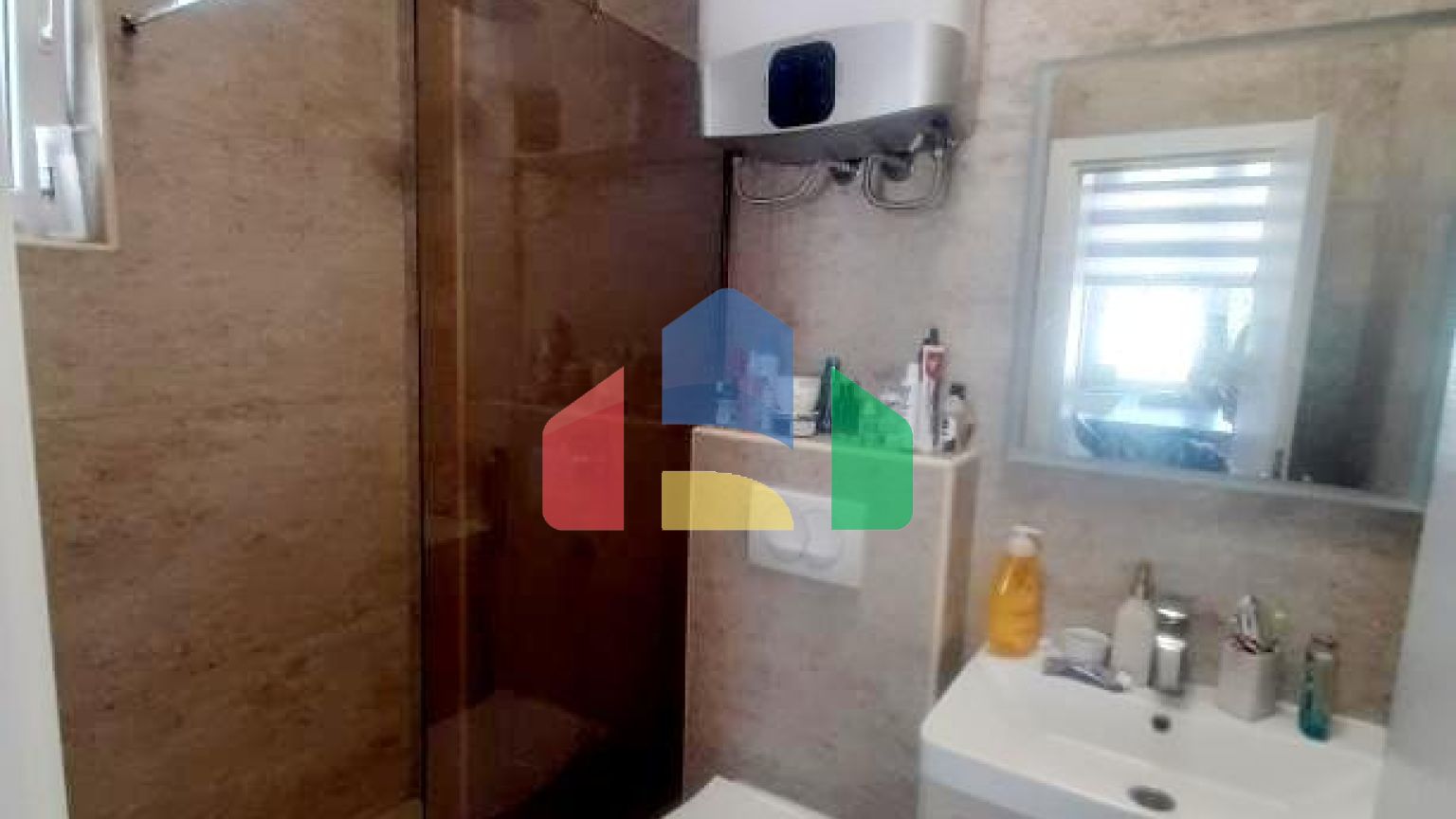 Отель в Сутоморе с 12 апартаментами, бассейном, 200 метров до моря - 800.000 евро