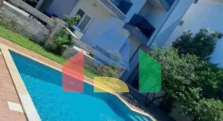 Отель в Сутоморе с 12 апартаментами, бассейном, 200 метров до моря - 800.000 евро