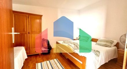 Дом в Сутоморе с 4 апартаментами и прекрасным панорамным видом.