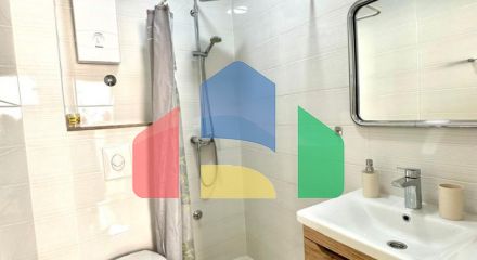 Дом в Сутоморе с 4 апартаментами и прекрасным панорамным видом.