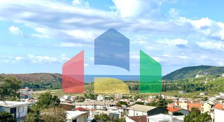 Дом в Сутоморе с 4 апартаментами и прекрасным панорамным видом.