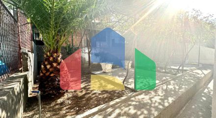 Дом в Сутоморе с 4 апартаментами и прекрасным панорамным видом.