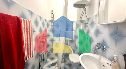 Дом в Сутоморе с 4 апартаментами и прекрасным панорамным видом.