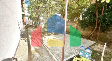 Дом в Сутоморе с 4 апартаментами и прекрасным панорамным видом.