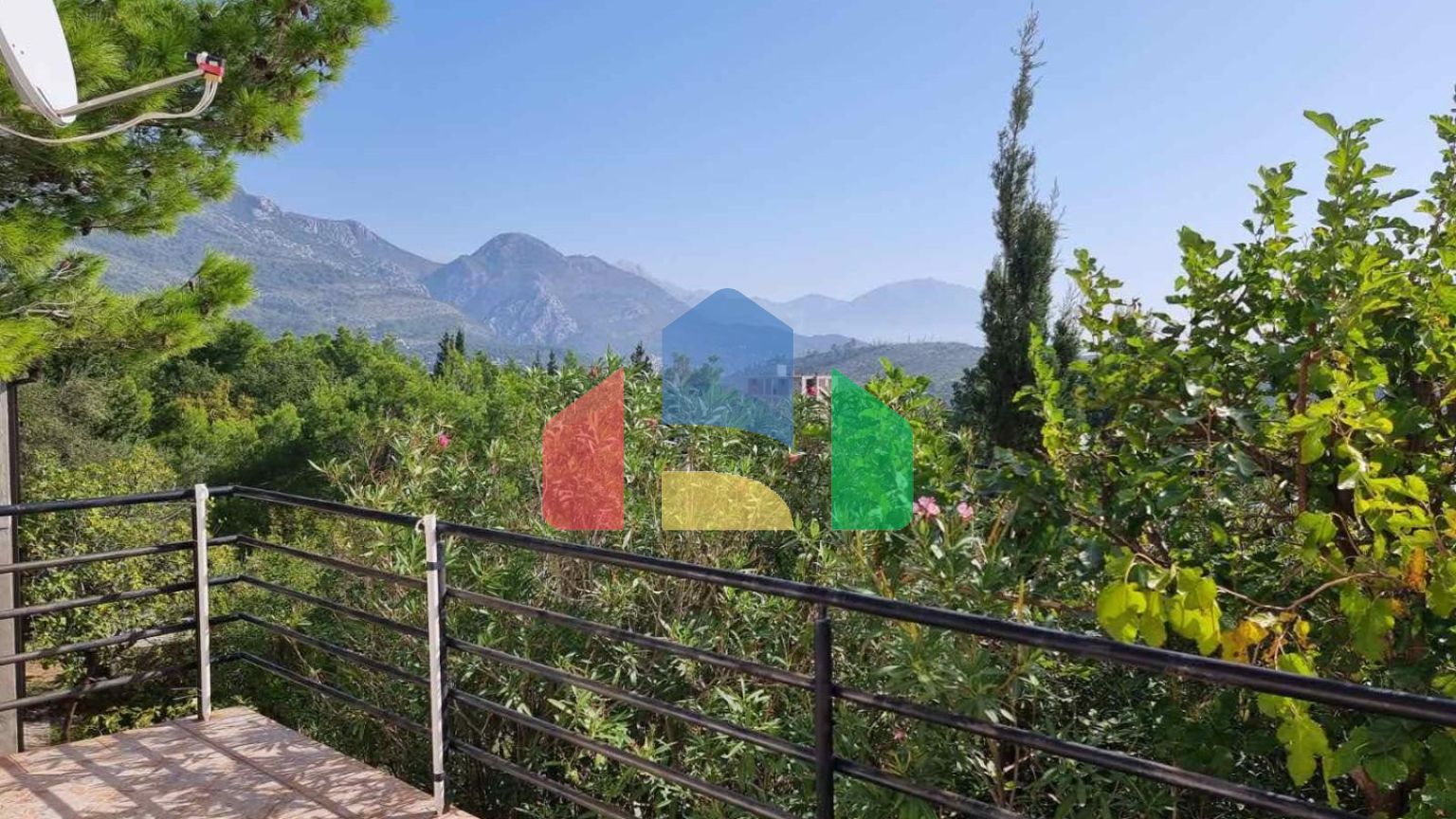 Продажа дома в Сутоморе район Заградже