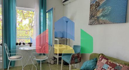 Уютный таунхаус с террасой и видом на море в Сутоморе Уютный таунхаус с террасой и видом на море в Сутоморе