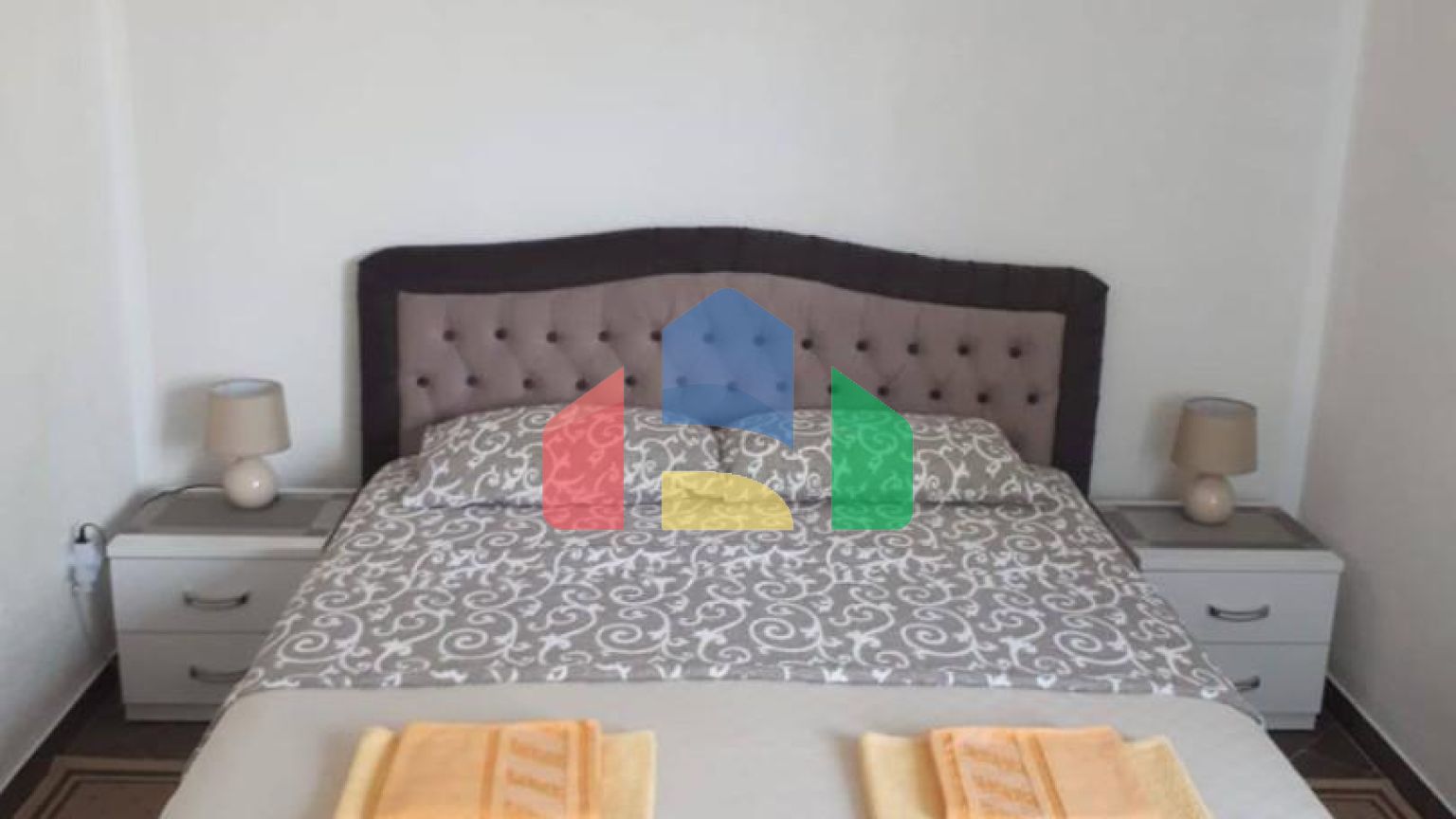 Продается просторный 4-этажный дом с панорамным видом на море в Сутоморе (Заградже)