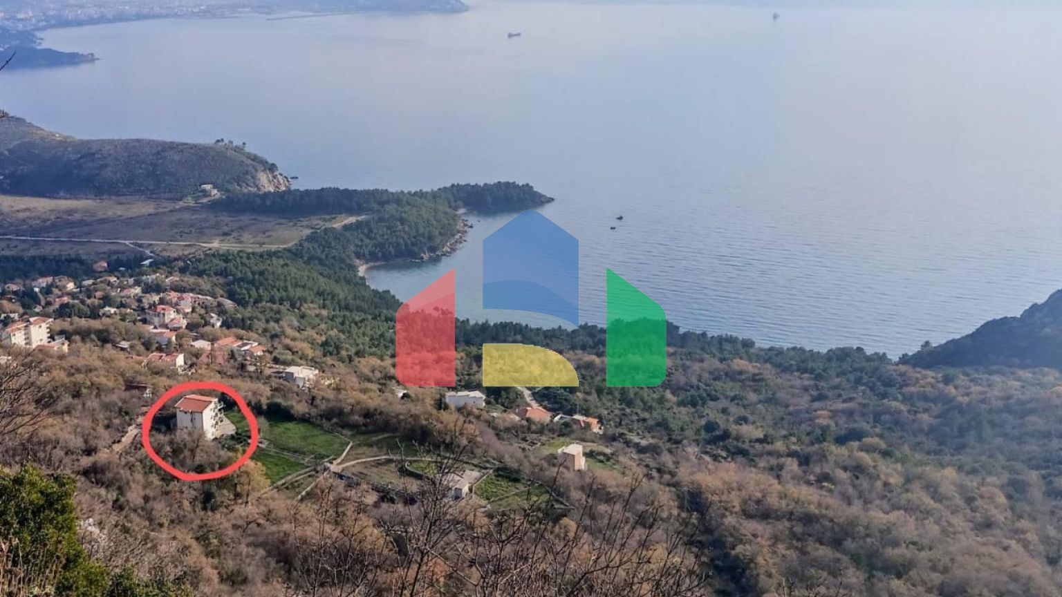 Продается просторный 4-этажный дом с панорамным видом на море в Сутоморе (Заградже)