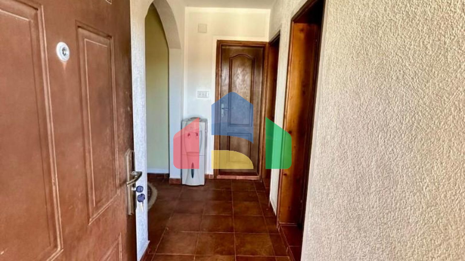 Дом в Сутоморе с 2 апартаментами и видом на море.