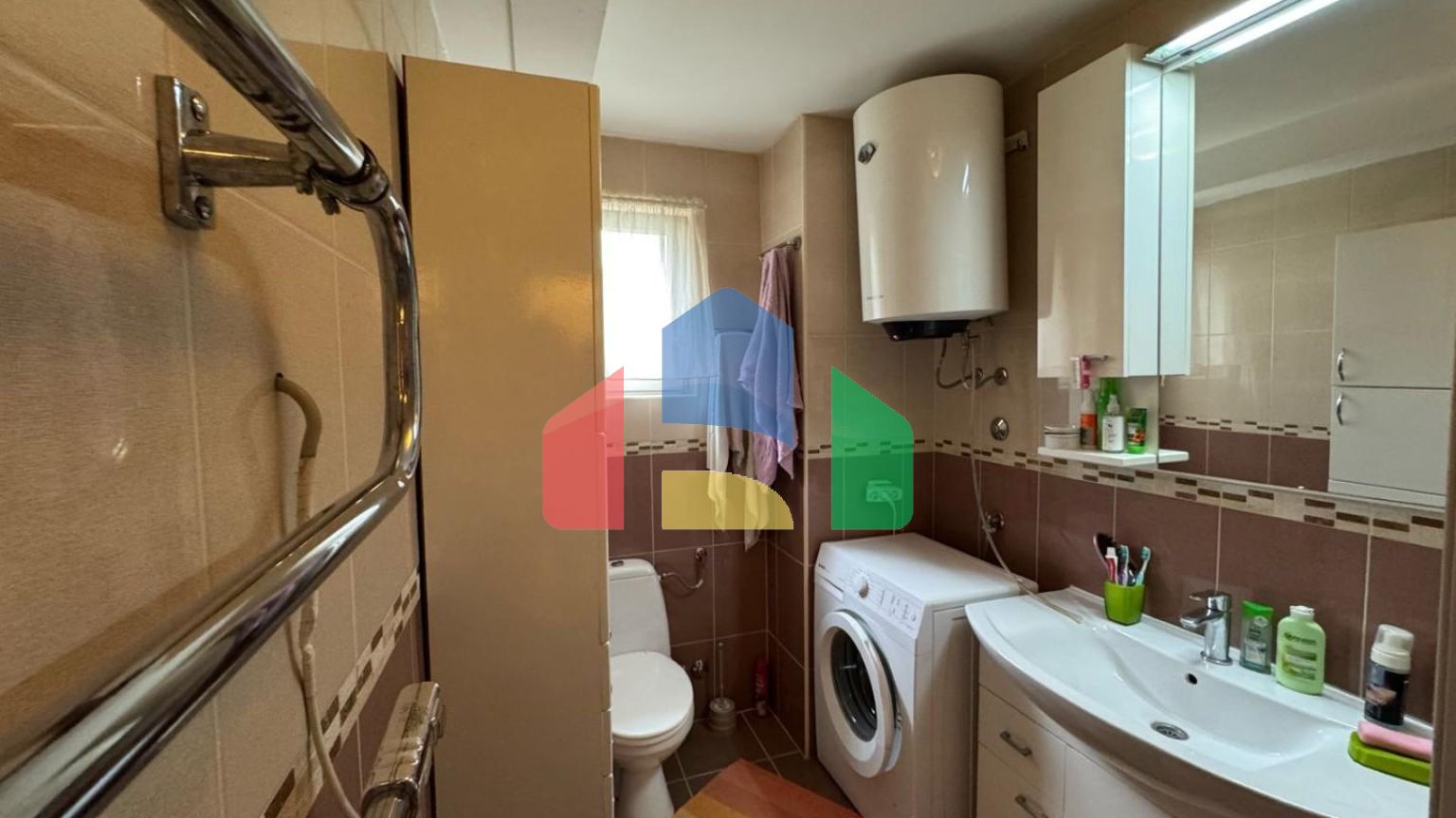 Просторный дом и апартаменты для аренды в Сутоморе.